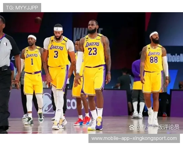 安东尼·戴维斯空中接力，湖人篮下统治力十足