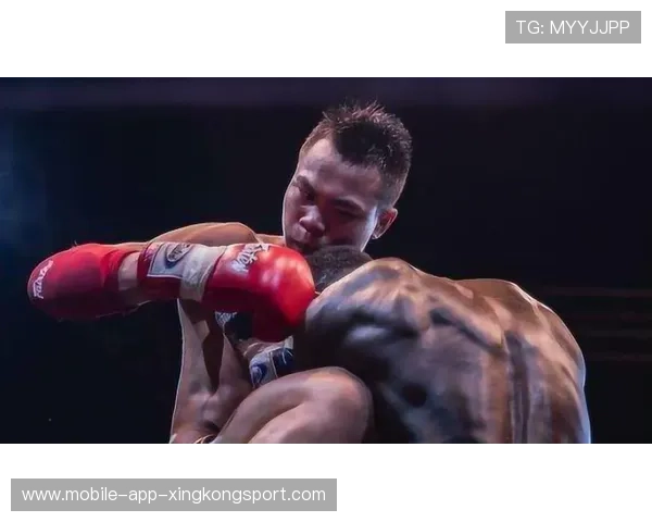 MMA飞膝一击致命瞬间:一场令人震撼的KO经典 MMA飞膝一击致命瞬间:一场令人震撼的KO经典